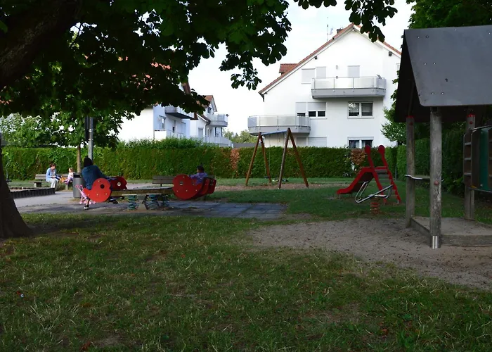 Holiday&Business Apartment I Highspeed WLAN l nahe Zentrum, Automobil- und Tech-Firmen, Messe
